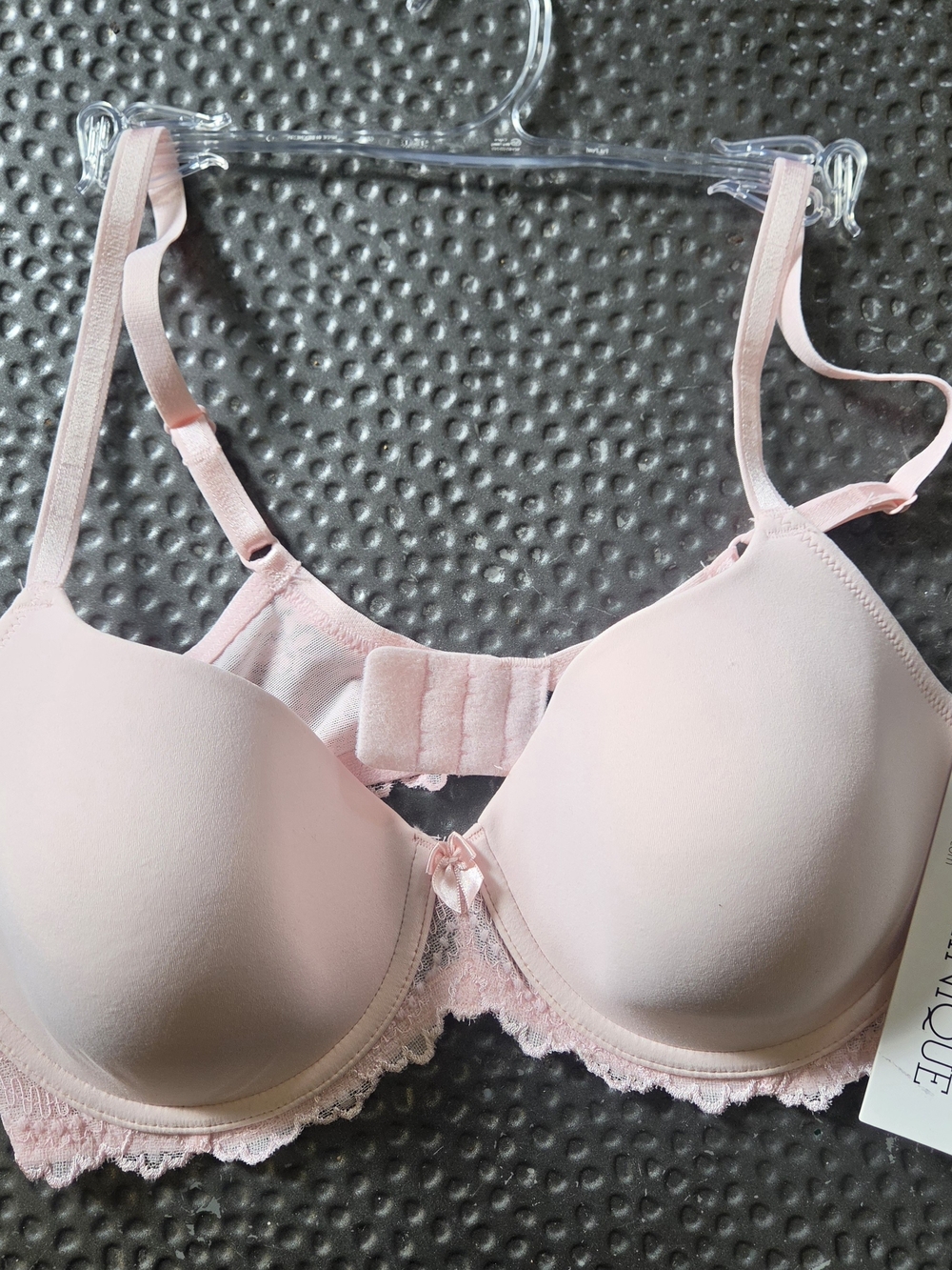 NWT Dominique Light Pink Lace-Trim T-Shirt Bra